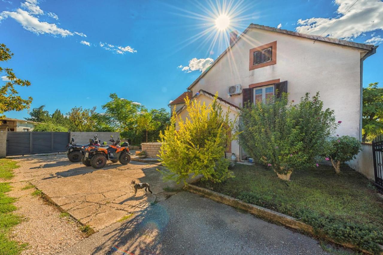 Holiday Home Tower With Private Pool, Sauna And Quads Smilcic Экстерьер фото