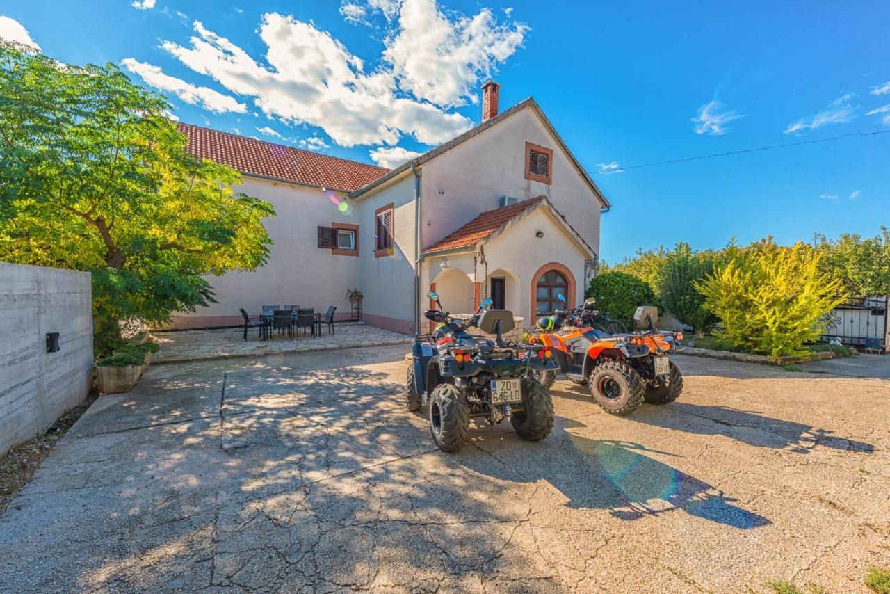 Holiday Home Tower With Private Pool, Sauna And Quads Smilcic Экстерьер фото